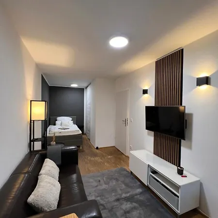Medienhafen Apartment Direkt Am Zentrum Dusseldorf Exterior photo